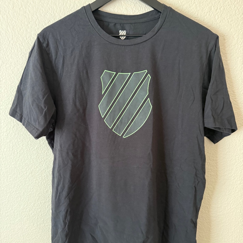 K-Swiss Black Men's Tee Shirt Green Logo Size XL